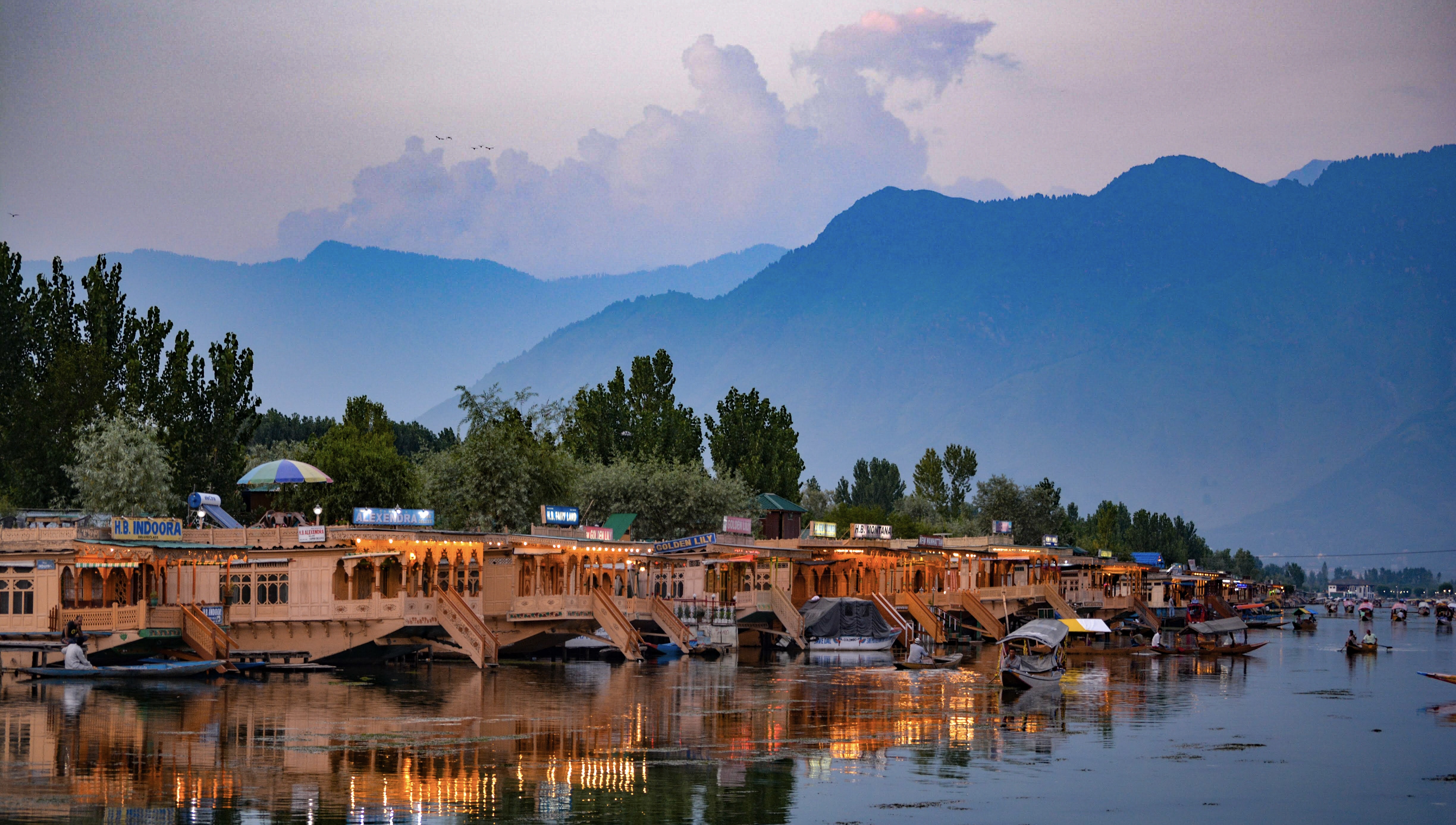 Kashmir Tour Package 7 Days 6 Nights